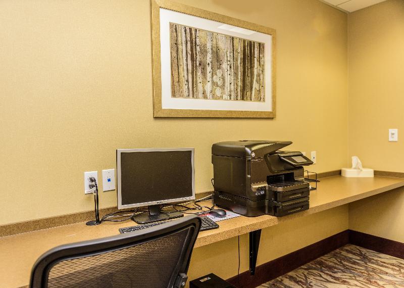 Holiday Inn Express Hotel & Suites Hamburg By Ihg Экстерьер фото