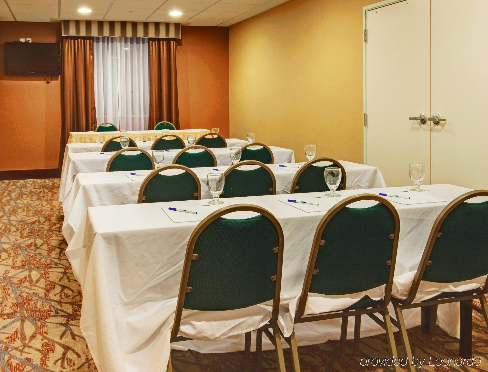Holiday Inn Express Hotel & Suites Hamburg By Ihg Удобства фото
