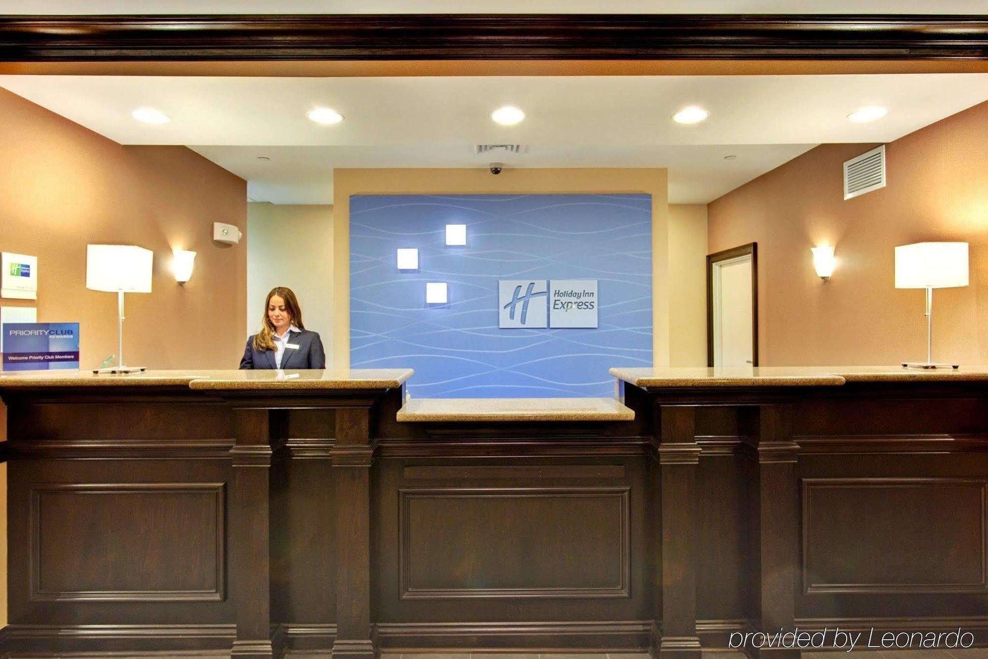 Holiday Inn Express Hotel & Suites Hamburg By Ihg Экстерьер фото