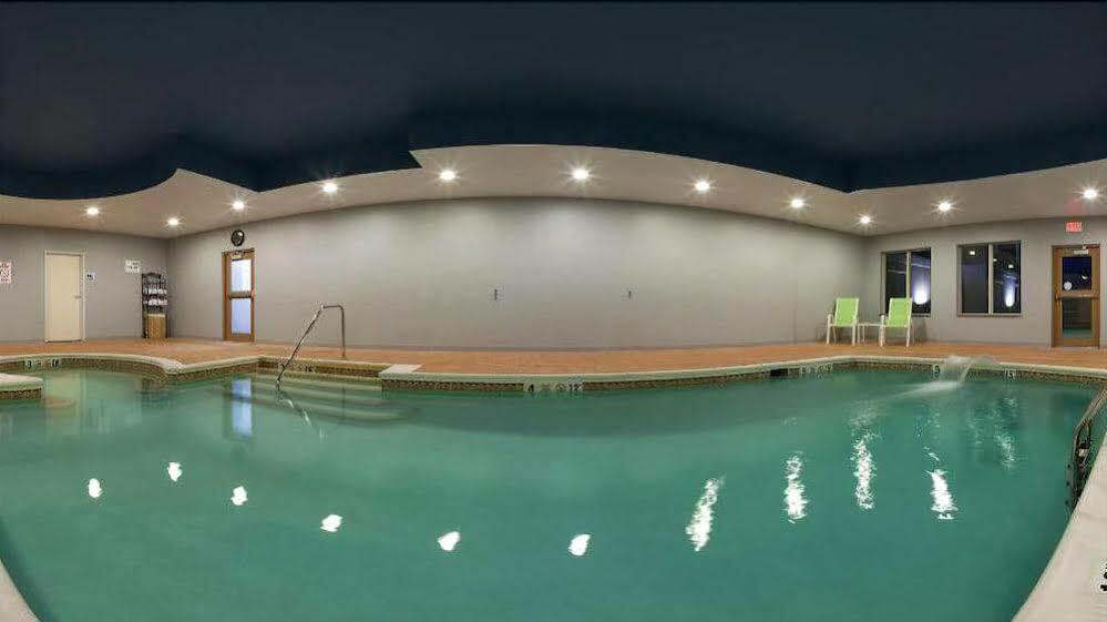 Holiday Inn Express Hotel & Suites Hamburg By Ihg Экстерьер фото
