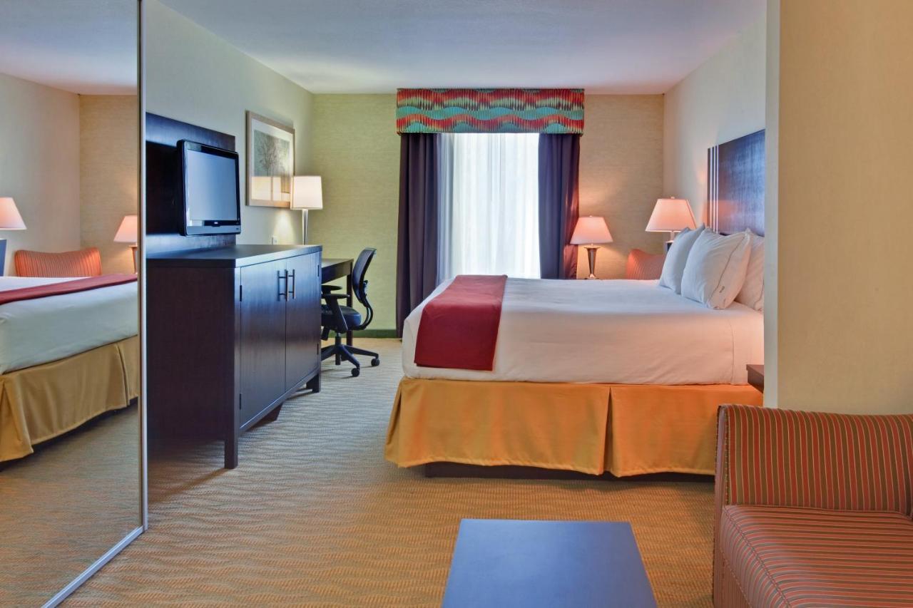 Holiday Inn Express Hotel & Suites Hamburg By Ihg Экстерьер фото